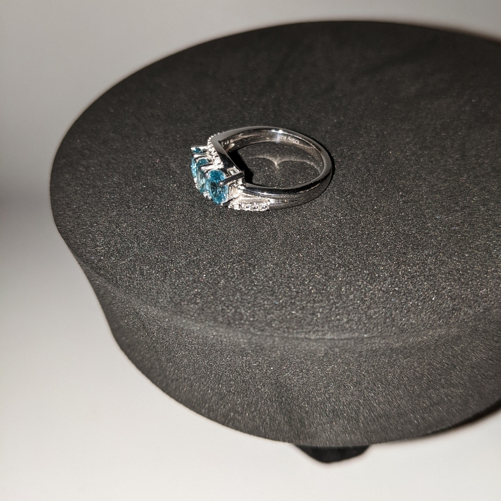 Natural topaz & zircon ring. Size 6 - Picture 7 of 12